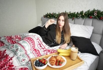 Bữa sáng Giáng sinh đụ chị kế thật sung