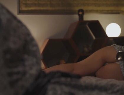 Trộm địt em cấp dưới xinh đẹp lúc nữa đêm khi ngủ say